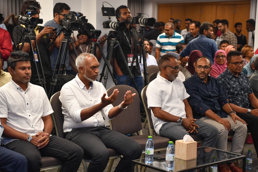 Maldives: Authorities tighten grip on media